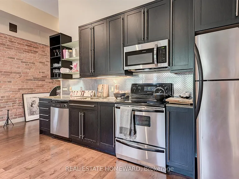 1842 Queen St E #205 — Photo 9