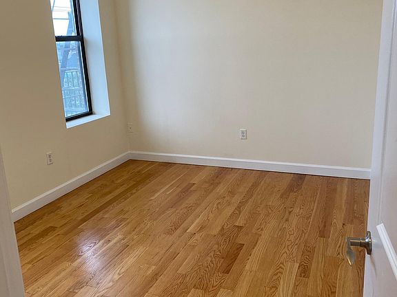 4th image of 12311 Rockaway Beach Blvd APT 3B