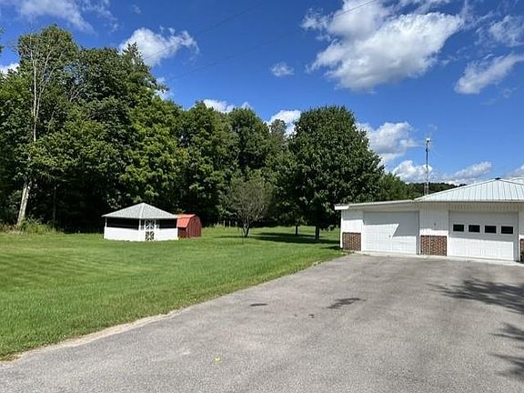 2nd image of 772 River Rd
