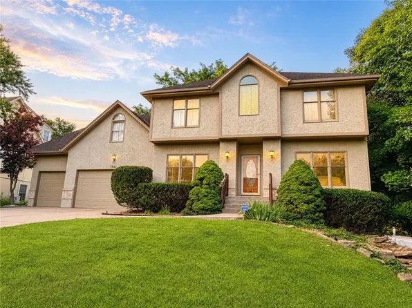 1923 SW 1st St, Lees Summit, MO 64081