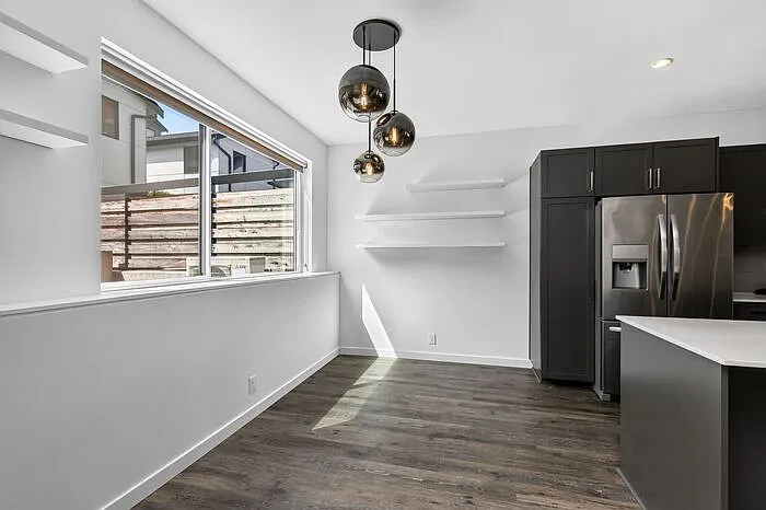 3819 S Cloverdale St — Photo 18