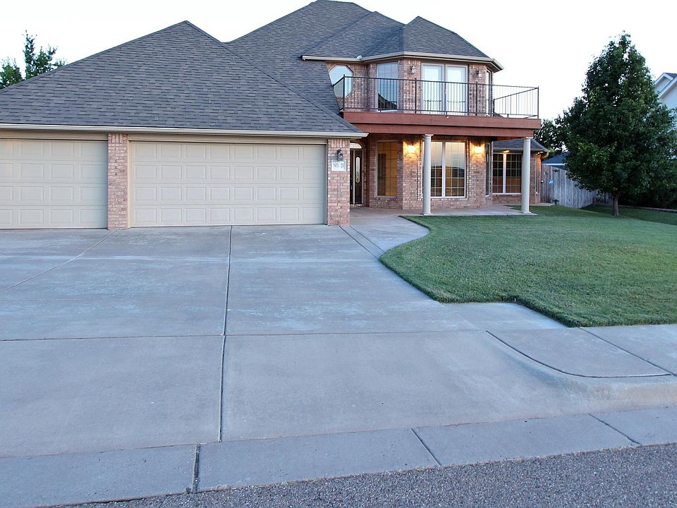 1st image of 25 Carnoustie Ln
