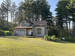 381 Goose Pond Rd, Lake Ariel, PA 18436