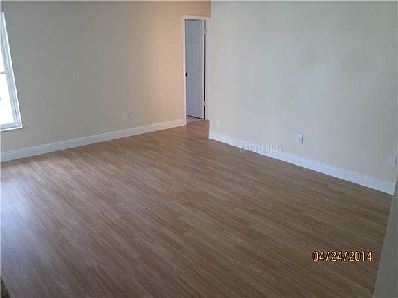 5th image of 630 Iowa Woods Cir E