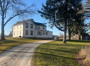 2365 Granville Rd, Cedarburg, WI 53012