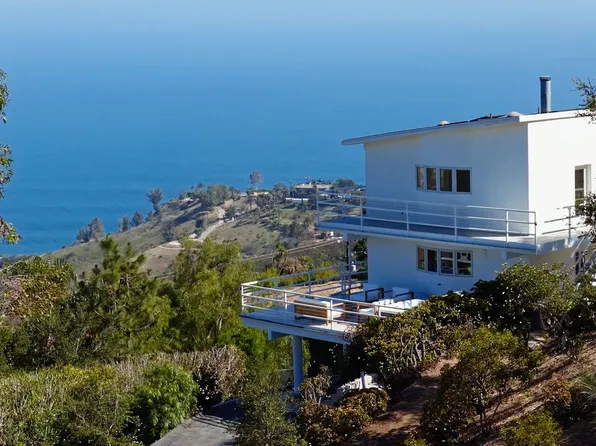21733 Castlewood Dr, Malibu, CA 90265