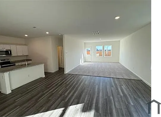 219 Savannah Way — Photo 6