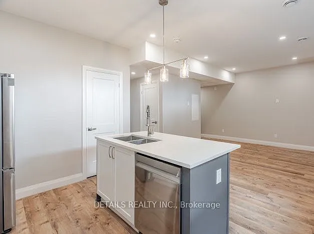 659 Donat St #B01 — Photo 12