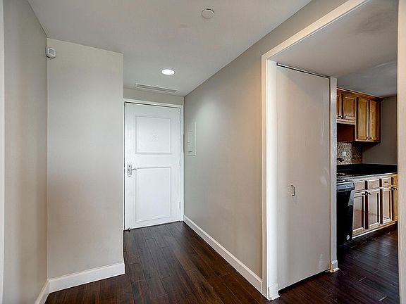 2nd image of 3320 Spinnaker Ln Unit 14/4C