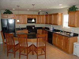 5th image of 260 Lake Cir