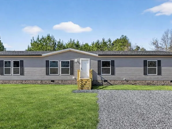 107 Kal Rd, Harleyville, SC 29448