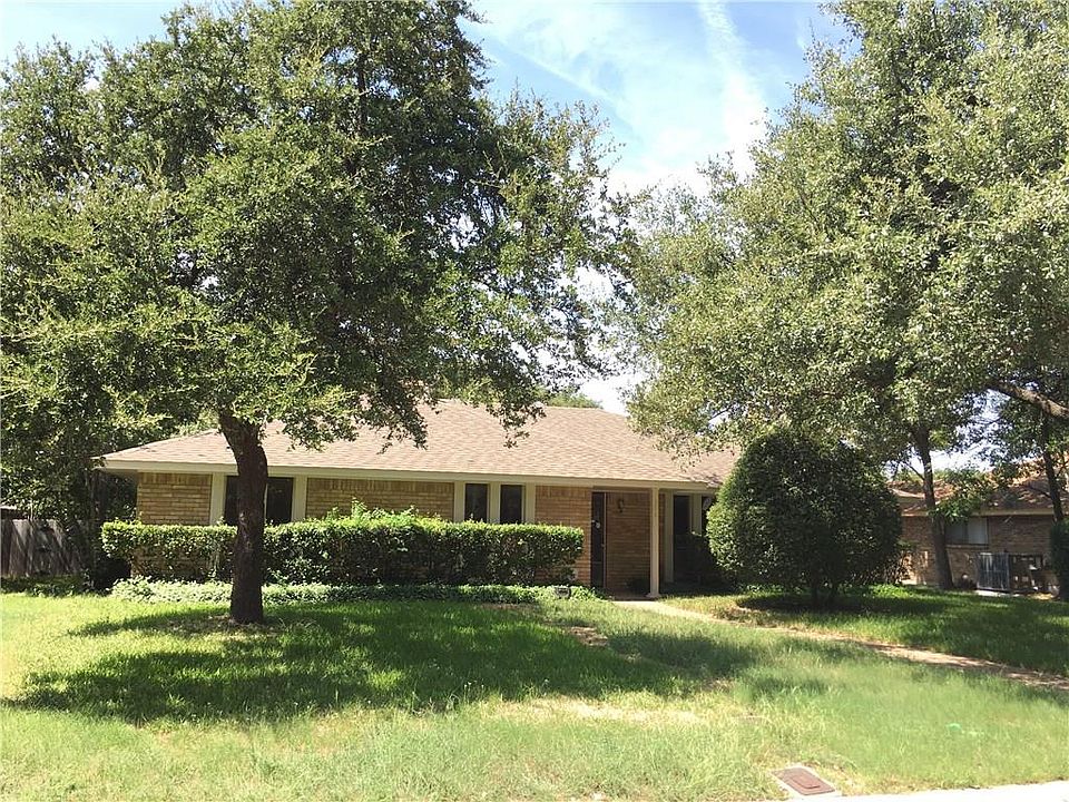 1st image of 311 N Capri Dr