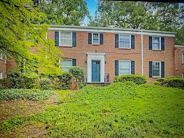 21 28th St NW — Photo 1