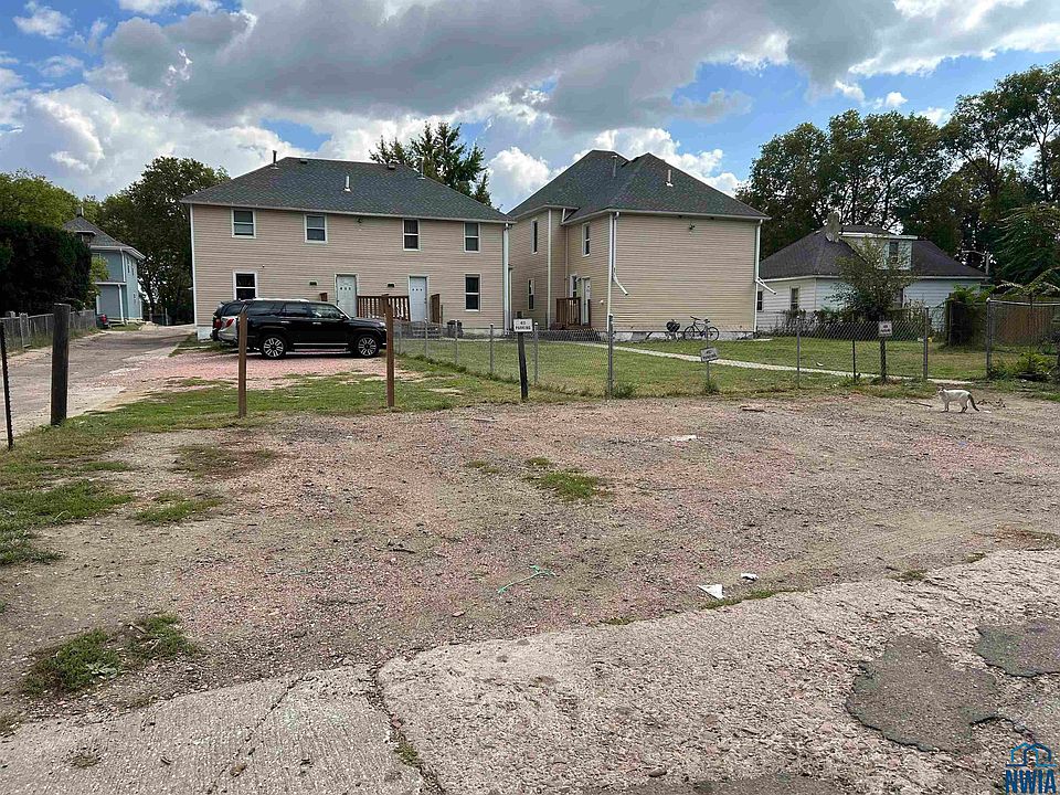 2nd image of 405-07 Cook St
