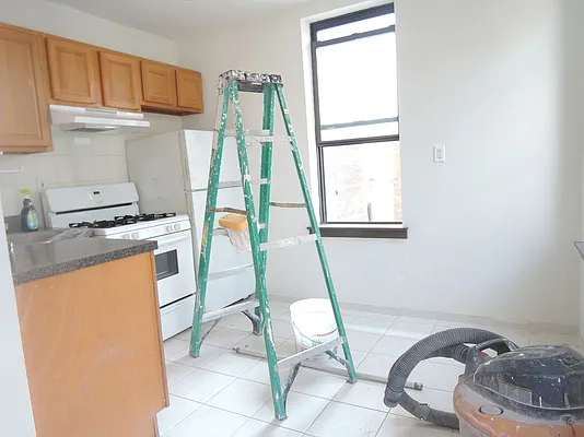 Rented by NYLA Realty | media 16