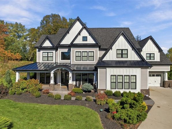 689 Chilliwack Ln