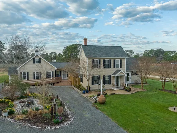 287 Circle Dr, Port Haywood, VA 23138