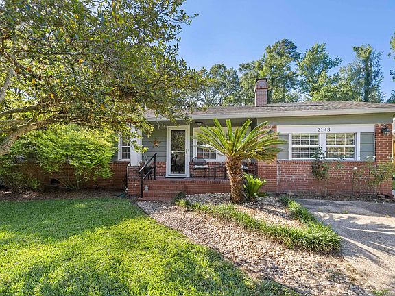 3rd image of 2143 Longview Dr