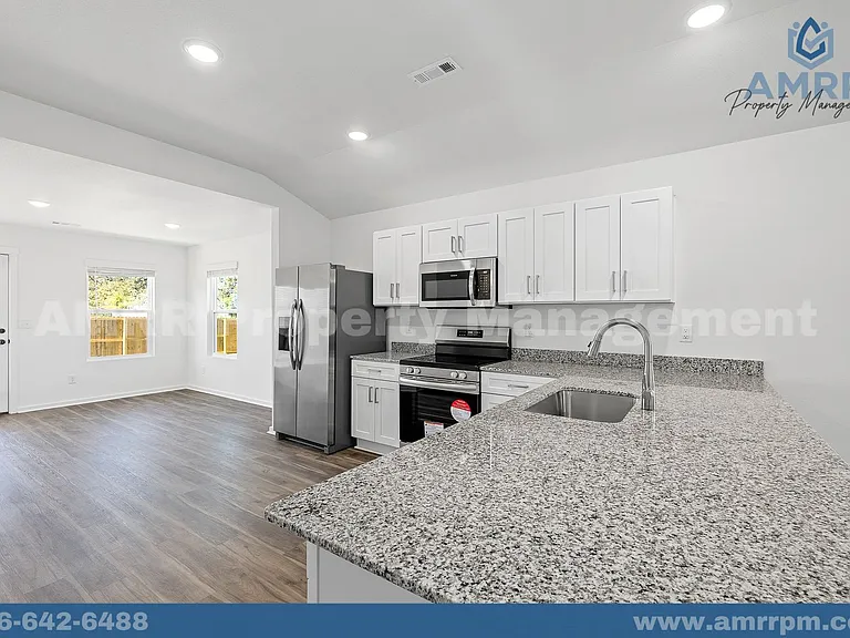 1206 SW 2nd St #1206 — Photo 8