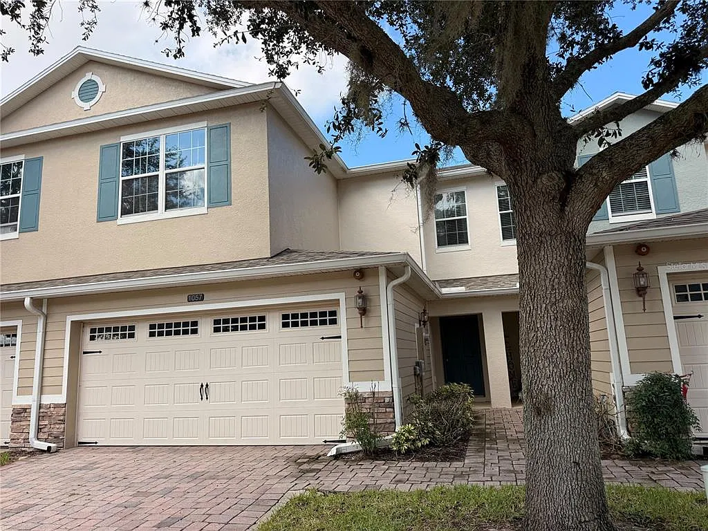 3 bed, 2.5 bath, 1790 sqft, $2,800 — Photo 2