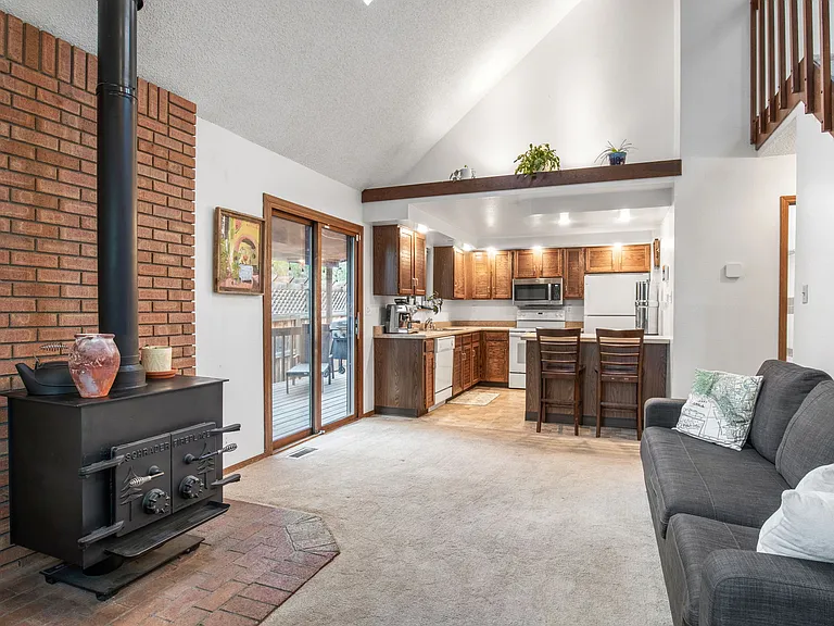 3713 W High St — Photo 4