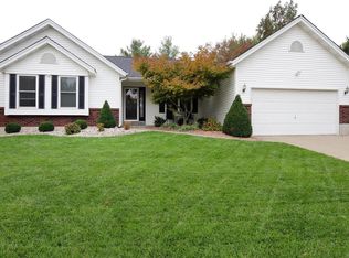 907 Carolynjean Dr, O'Fallon, MO 63366