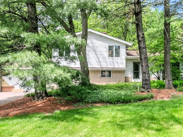 12562 Harold Dr, Chesterland, OH 44026