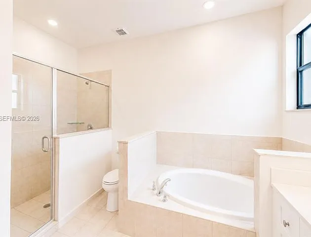 2434 NE 1st St #2434 — Photo 5