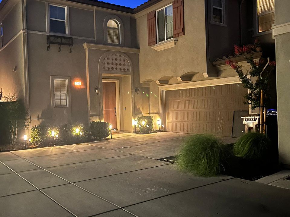 2nd image of 333 Macarthur Way