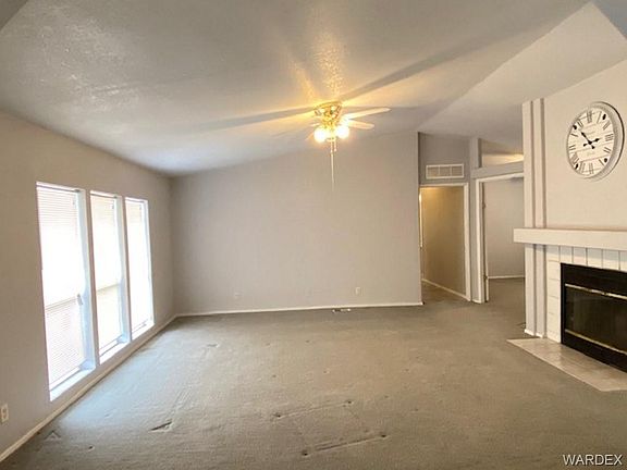 3rd image of 1016 Holly St