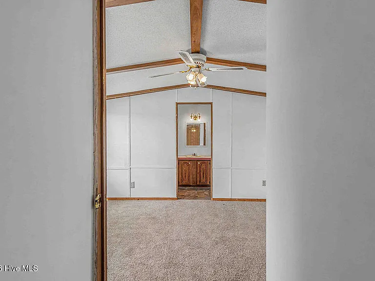 118 Jen & Jess Ln — Photo 15