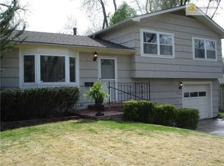 7923 W 92nd Ter, Overland Park, KS 66212