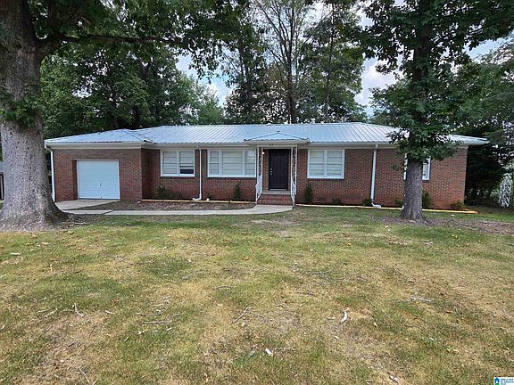3rd image of 965 Hickory Cir