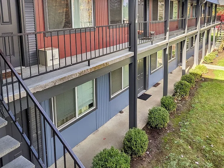 Cully Park Apartments — Photo 21