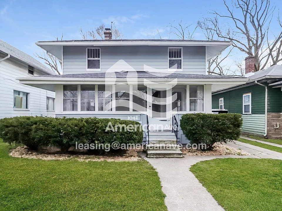 1042 Lawndale Ave