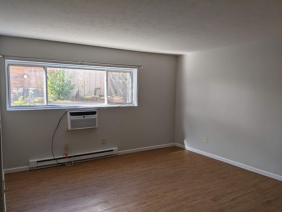 5th image of 1615 Nottingham Ave #104