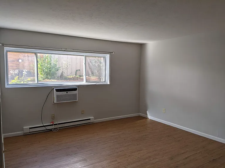 1615 Nottingham Ave #104 — Photo 5