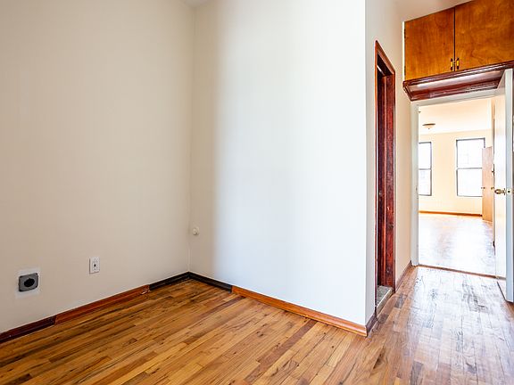 5th image of 178 Nassau Ave APT 3L