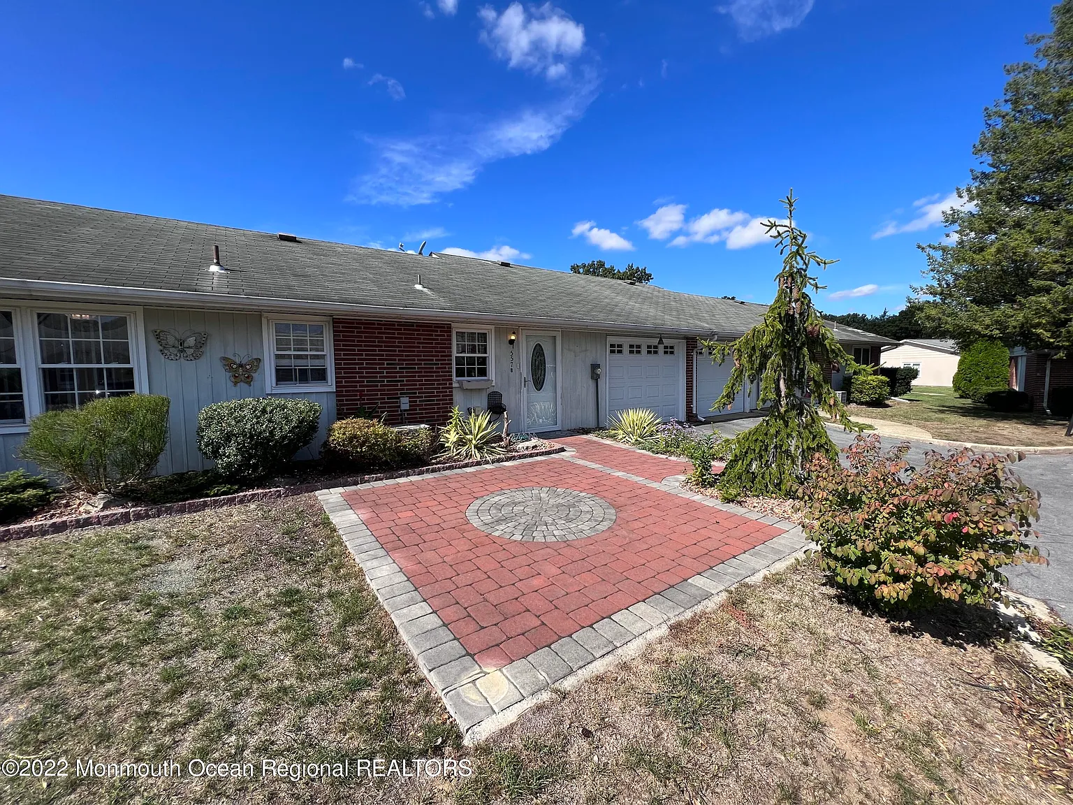 557 Sheffield Court #B photo 1