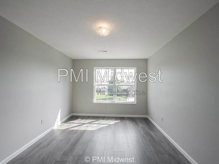 2526 Copper Hill Dr — Photo 25