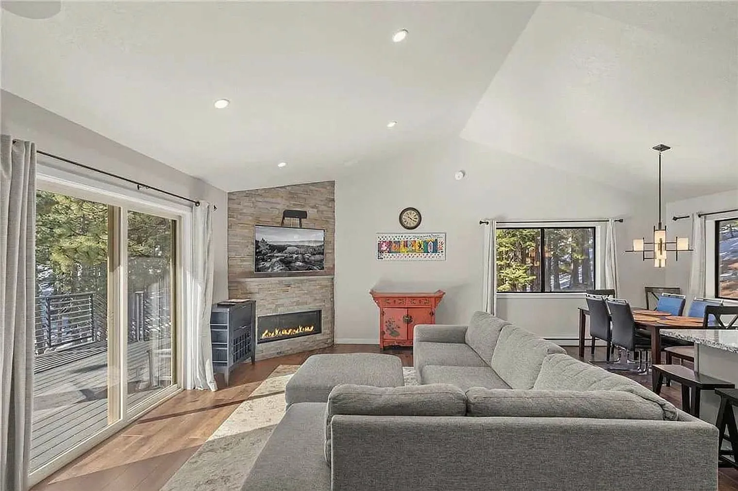 4 bed, 3.0 bath, $7,664 — Photo 2