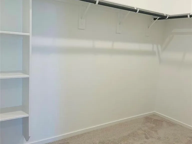 226 Draper Shadows Dr — Photo 30