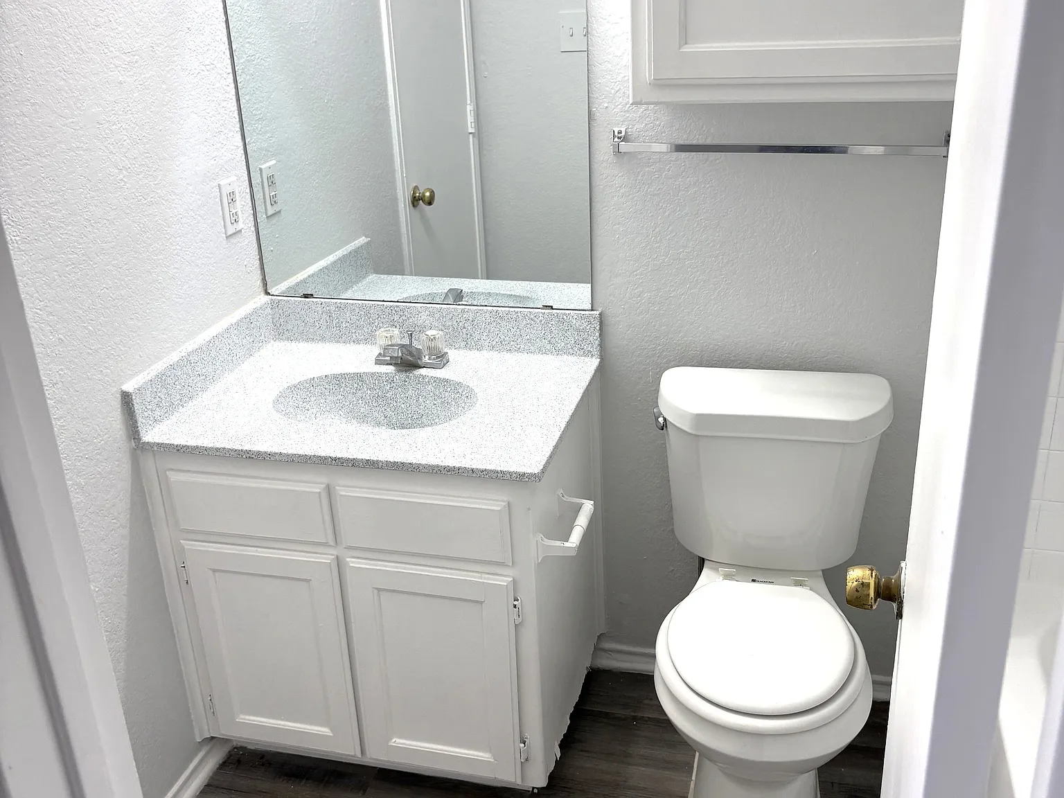2 bed, 815 sqft, $1,100 — Photo 2