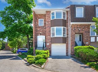 27 Hyde Park Ct #13, Markham, ON L3T4X8