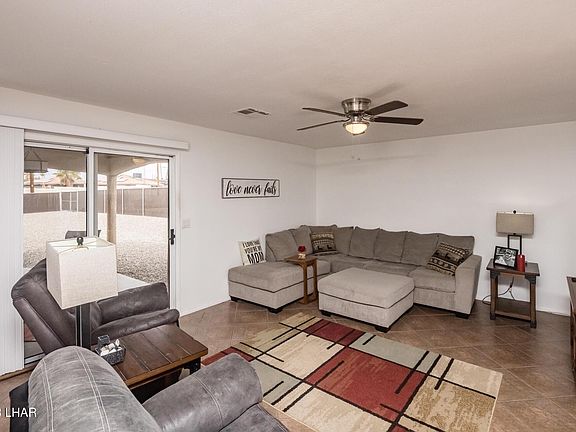 3rd image of 3329 Pioneer Dr