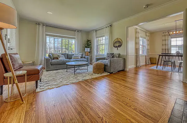 1347 S Sandusky Ave — Photo 4