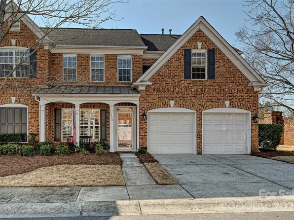5308 Greenfield Commons Dr, Charlotte, NC 28226