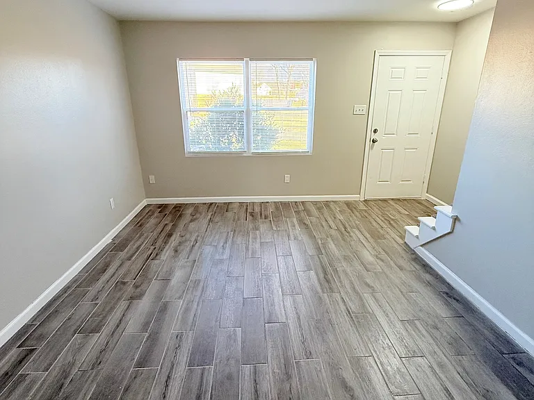 311 Park Ln #311 — Photo 5