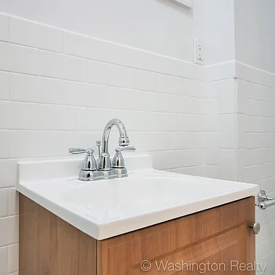 Rented by Washington Realty Corp. | media 14