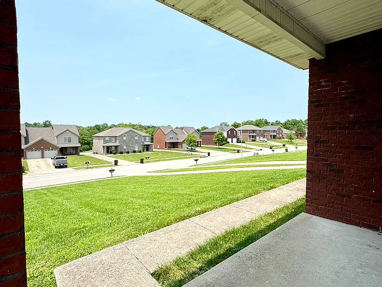 638 Hampton Way #B — Photo 36